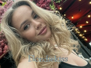 Blondiekiss