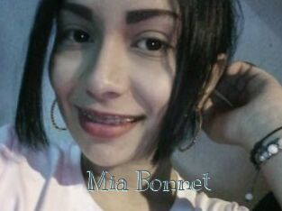 Mia_Bonnet