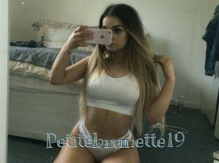 Petitebrunette19