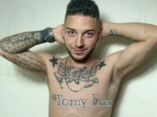 Tomy_Fox